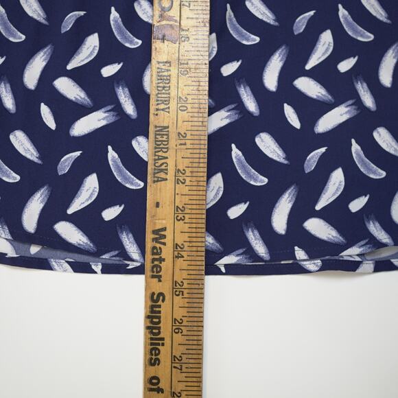 Hilary Radley Women's Short Sleeve V-Neck Blouse, Size M Blue & Navy 2PK EUC - Picture 5 of 15